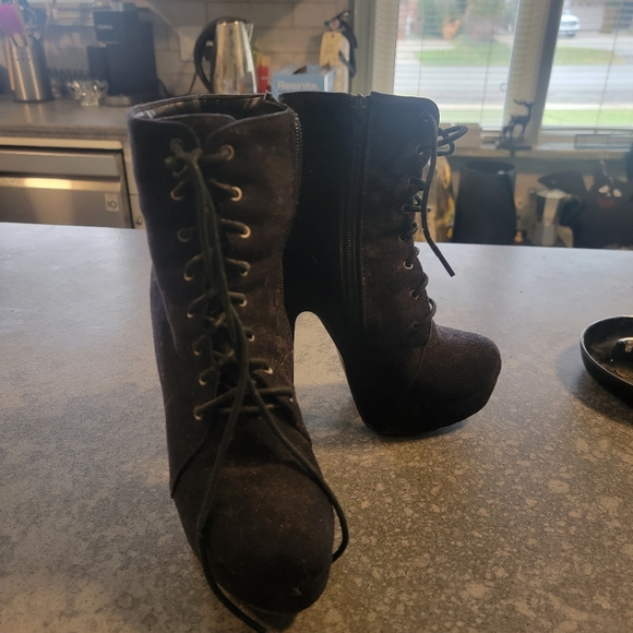 Ladies Black stilletto boots - Picture 2 of 4